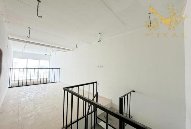 982206 - Property Image 3