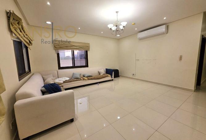 982255 - Property Image 2