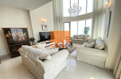 Living Room image for: Duplex - 3 Bedrooms - 4 Bathrooms for rent in Al Juffair - Capital Governorate, Image 1