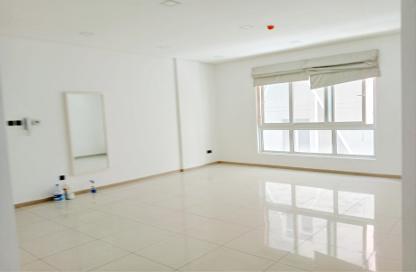 Apartment - 3 Bedrooms - 3 Bathrooms for rent in Hidd - Muharraq Governorate