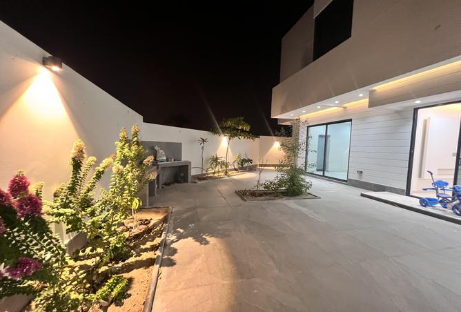Villa - 7 Bedrooms - 6 Bathrooms for rent in Budaiya - Northern Governorate