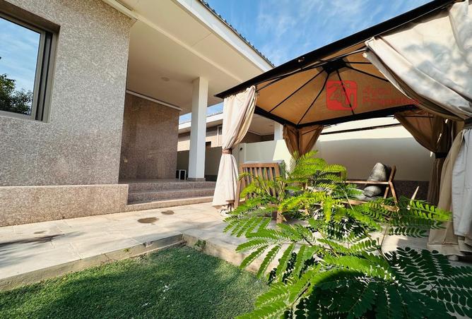 977510 - Property Image 2