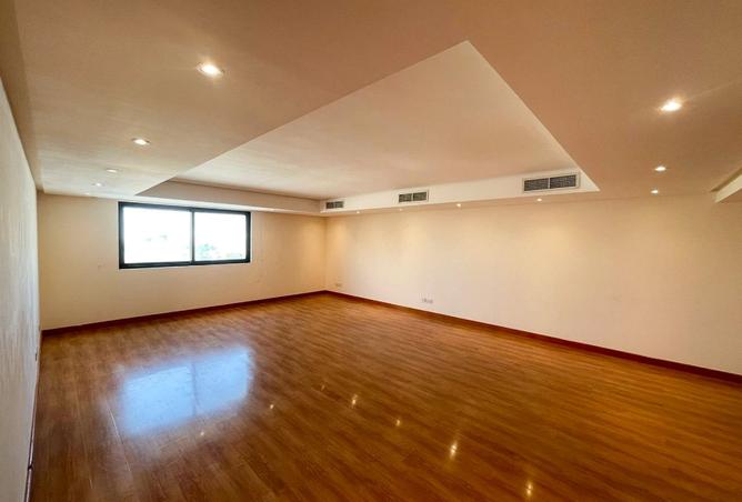 990462 - Property Image 2