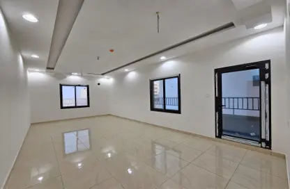 شقة - 5 غرف نوم - 6 حمامات للبيع في الحد - المحرق