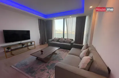 Living Room image for: Apartment - 1 Bedroom - 1 Bathroom for sale in Essence of Dilmunia - Dilmunia Island - Muharraq Governorate, Image 1