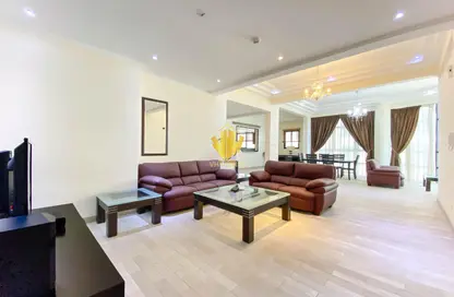 Penthouse - 4 Bedrooms - 5 Bathrooms for rent in Al Juffair - Capital Governorate