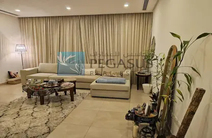 Living Room image for: Apartment - 2 Bedrooms - 3 Bathrooms for sale in The Lagoon - Amwaj Islands - Muharraq Governorate, Image 1