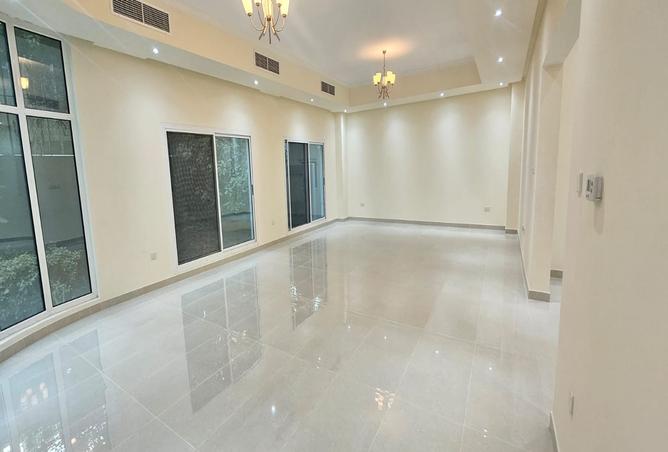 976654 - Property Image 2