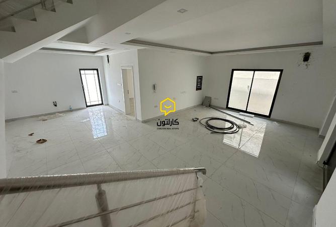 949300 - Property Image 2