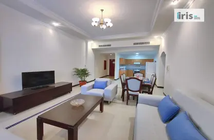Living / Dining Room image for: Apartment - 3 Bedrooms - 3 Bathrooms for rent in Al Juffair - Capital Governorate, Image 1