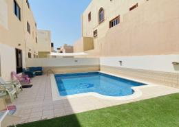 Villa - 4 bedrooms - 5 bathrooms for rent in Busaiteen - Muharraq Governorate