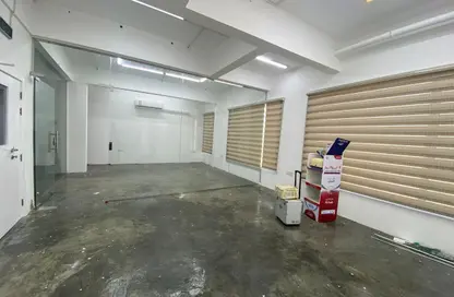 Office Space - Studio - 6 Bathrooms for rent in Zinj - Manama - Capital Governorate