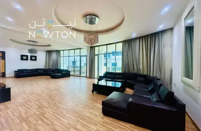 Penthouse - 3 Bedrooms - 3 Bathrooms for rent in Al Juffair - Capital Governorate