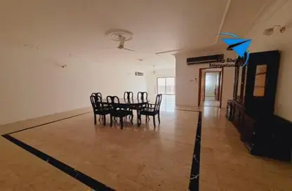 Apartment - 3 Bedrooms - 3 Bathrooms for rent in Al Juffair - Capital Governorate