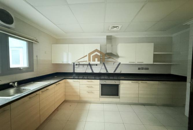 992477 - Property Image 3