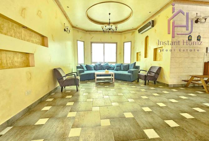 989291 - Property Image 2