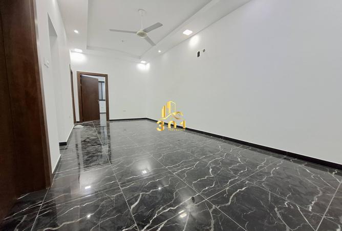 952993 - Property Image 2