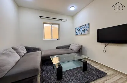 Apartment - 1 Bedroom - 1 Bathroom for rent in Sanabis - Manama - Capital Governorate