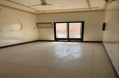 Apartment - 2 Bedrooms - 2 Bathrooms for rent in Muharraq - Muharraq Governorate