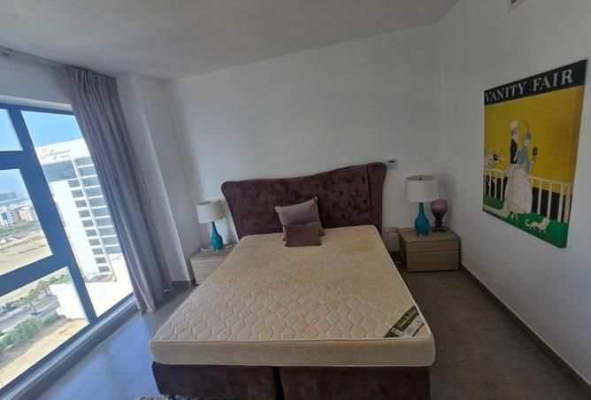 986411 - Property Image 2