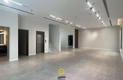 فيلا - 4 غرف نوم - 7 حمامات للايجار في الجنبية - المحافظة الشمالية