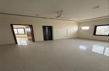 Apartment - 2 Bedrooms - 2 Bathrooms for rent in Jid Ali - Central Governorate