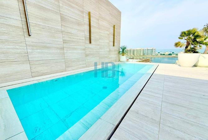 989136 - Property Image 2