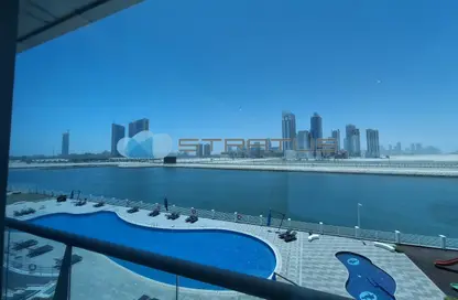Apartment - 3 Bedrooms - 5 Bathrooms for rent in Reef Island - Capital Governorate