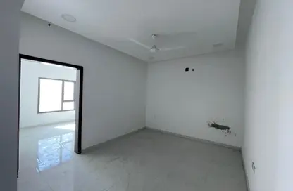 Office Space - Studio - 2 Bathrooms for rent in Sanabis - Manama - Capital Governorate