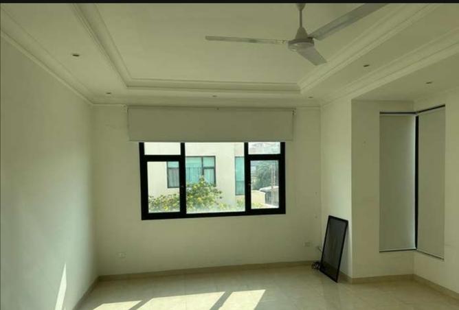 953631 - Property Image 3