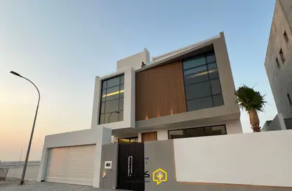 Villa - 4 Bedrooms - 5 Bathrooms for sale in Mozoon - Diyar Al Muharraq - Muharraq Governorate