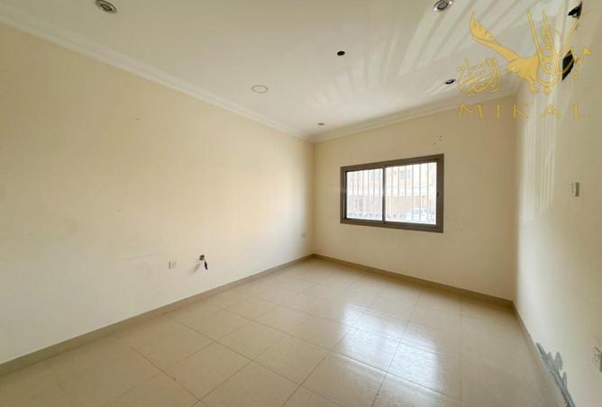 983381 - Property Image 3