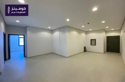 Apartment - 2 Bedrooms - 2 Bathrooms for rent in Busaiteen - Muharraq Governorate