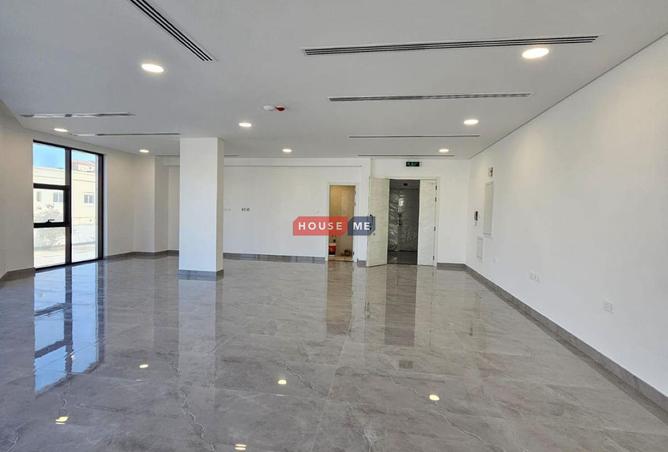 976608 - Property Image 3