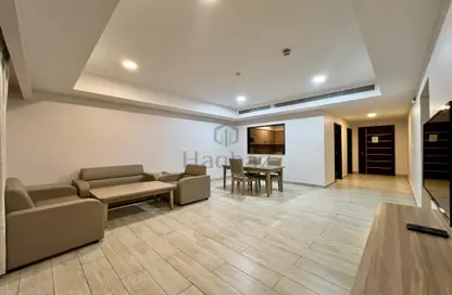 Apartment - 2 Bedrooms - 3 Bathrooms for rent in Al Juffair - Capital Governorate