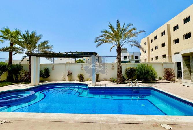 950553 - Property Image 2