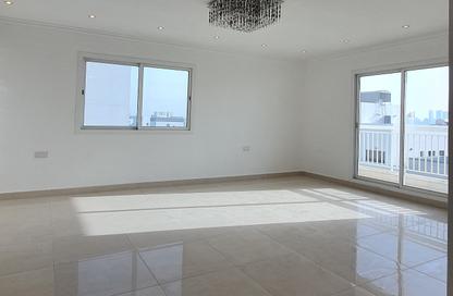 Apartment - 3 Bedrooms - 4 Bathrooms for rent in Hidd - Muharraq Governorate