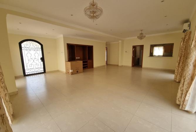 978110 - Property Image 3