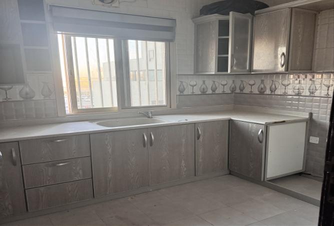 985922 - Property Image 2