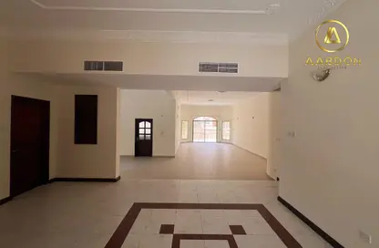 فيلا - 3 غرف نوم - 3 حمامات للايجار في الجنبية - المحافظة الشمالية