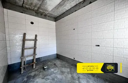 صورة لـ غرفة فارغة فيلا - 5 غرف نوم - 5 حمامات للبيع في دمستان - المحافظة الشمالية ، صورة رقم 1