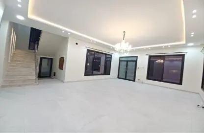 Villa - 3 Bedrooms - 4 Bathrooms for rent in Hamad Town - Northern Governorate