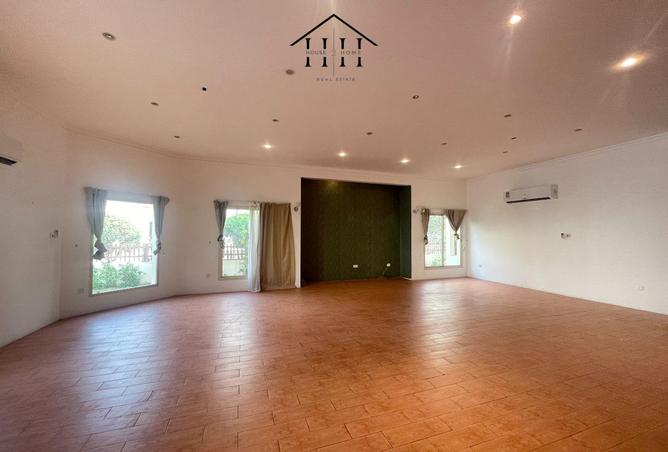 978660 - Property Image 2