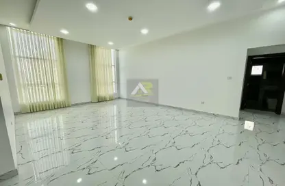 شقة - 2 غرف نوم - 2 حمامات للايجار في الجنبية - المحافظة الشمالية