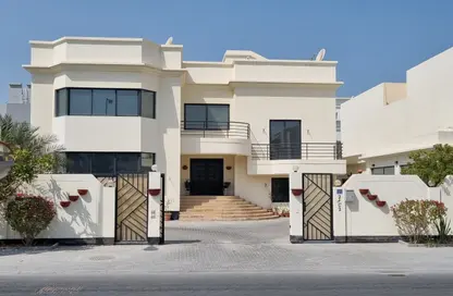 Villa - 5 Bedrooms - 5 Bathrooms for sale in Sanad - Central Governorate