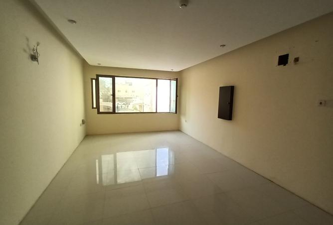 981247 - Property Image 2