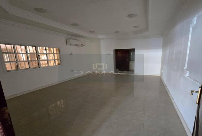 939039 - Property Image 2