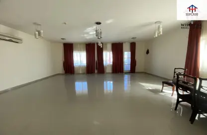 Apartment - 3 Bedrooms - 3 Bathrooms for rent in Zinj - Manama - Capital Governorate