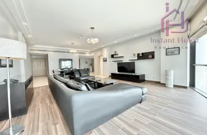 Apartment - 2 Bedrooms - 4 Bathrooms for rent in Al Juffair - Capital Governorate