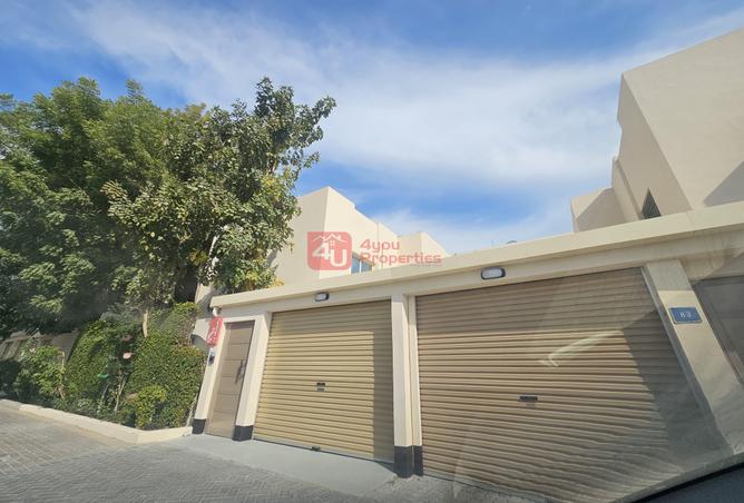 989409 - Property Main Image